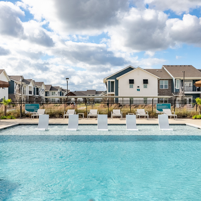 Oasis at Southpark - Sparkling Pool
