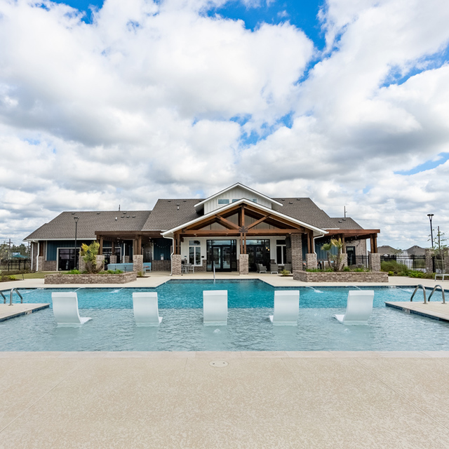 Oasis at Southpark - Sparkling Pool