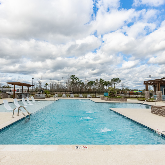 Oasis at Southpark - Sparkling Pool