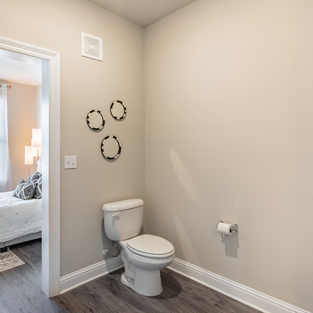 Oasis at Southpark - Bathroom 