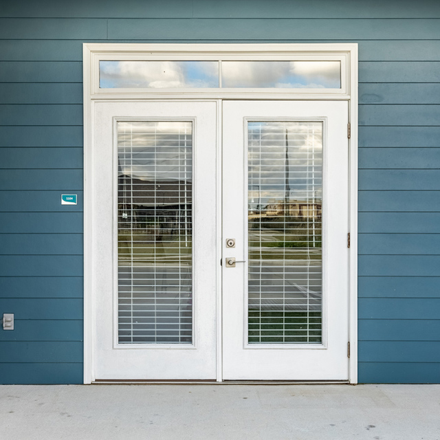 Oasis at Southpark - Building Exterior