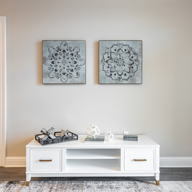 Oasis at Southpark - Cozy Living Room