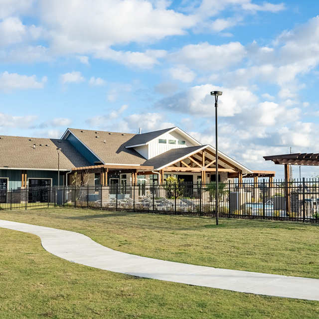 Oasis at Southpark - Building Exterior