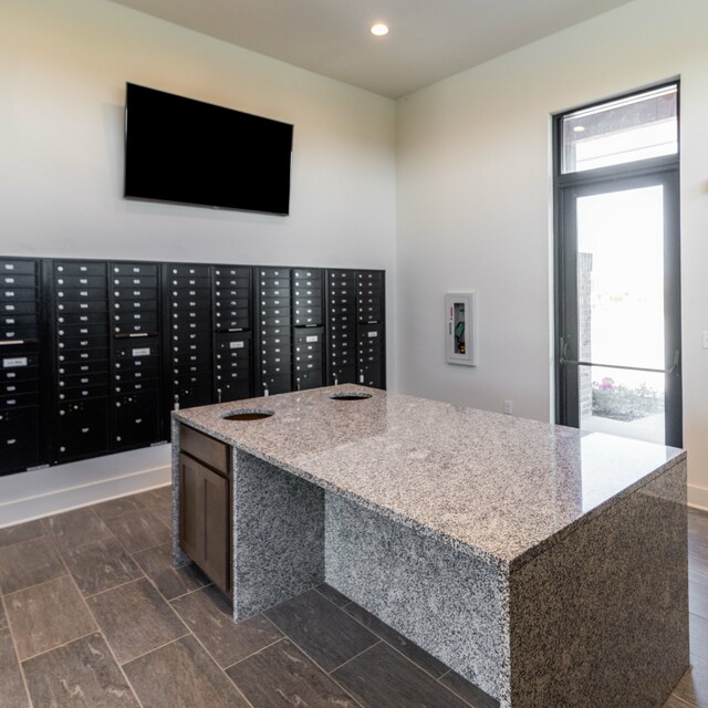 Oasis at Southpark - Package Receiving Area